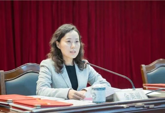 80后美女官员获刑10年 搞权色交易为男友谋利