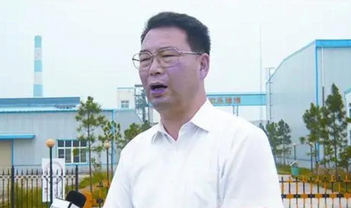 县委书记被偷92万，送10万给刑警队长改成六千，反收到15万"心意"