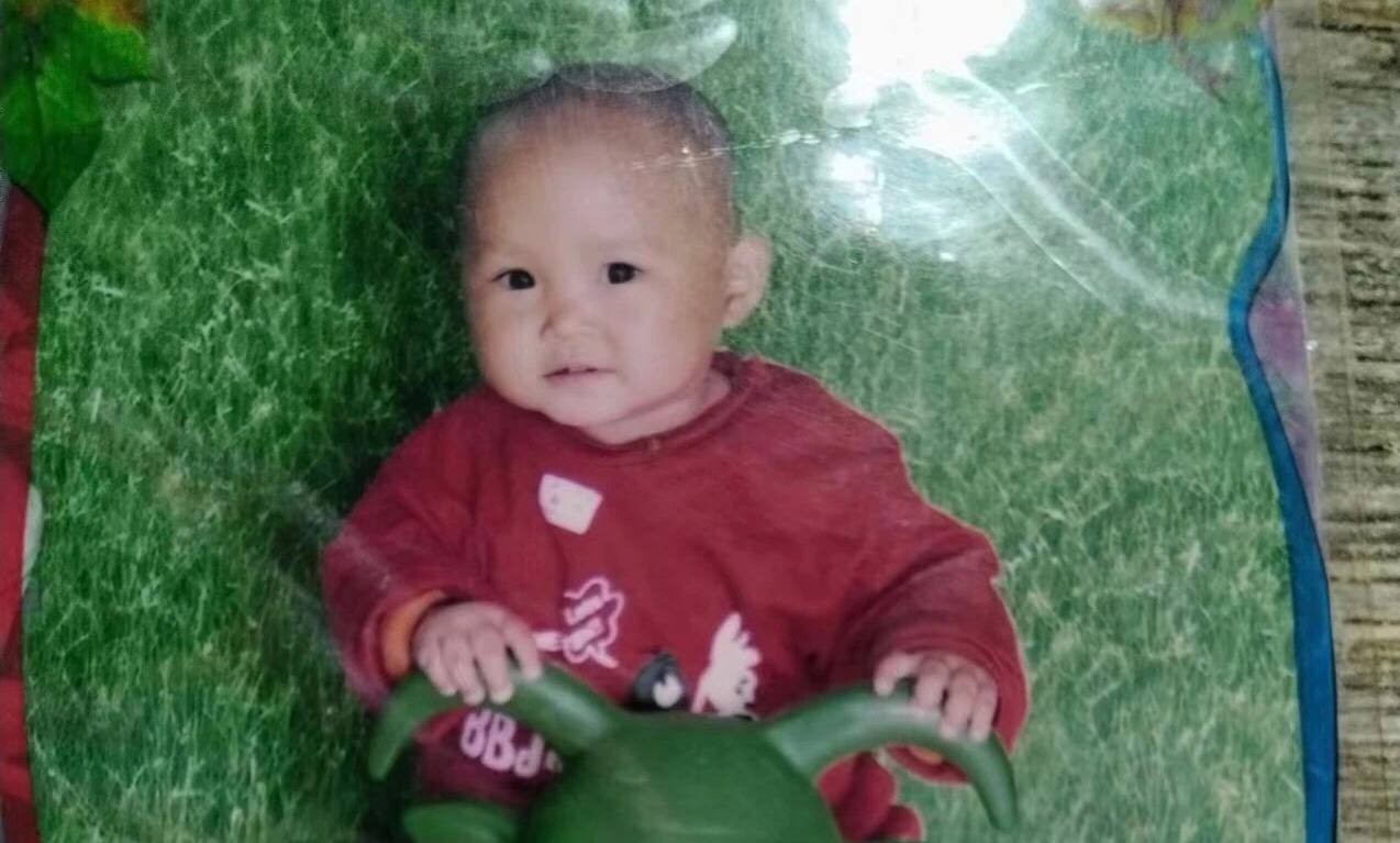 “宝贝回家”：云南昆明3岁女童袁明夜间街头失踪，疑遭陌生男子诱拐抱走